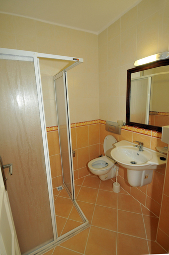 Bathroom 5, Ilkiz Beach Hotel, Fethiye