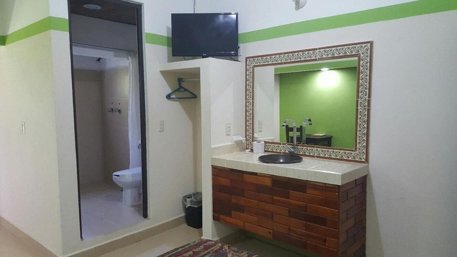 Bathroom 4, Hotel Quinta Avenida, Palenque