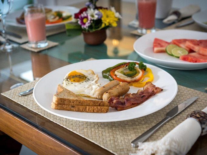 Food & Drinks 5, Villa Hiburan 2 by Villa Finder, Badung