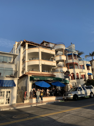 Casa Tropicana, Orange