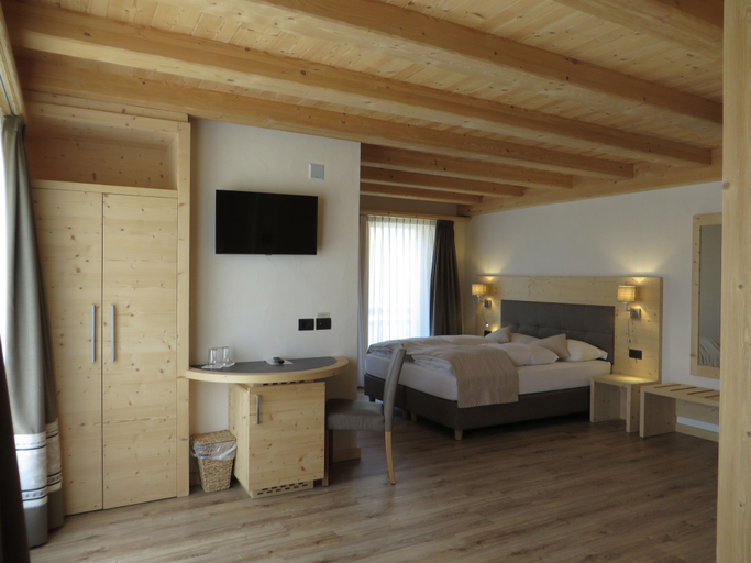 Bedroom 3, Ecohotel Chalet des Alpes, Sondrio
