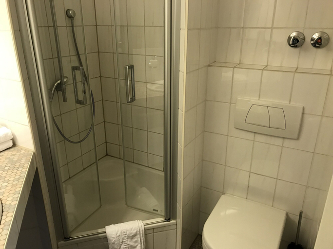 Bathroom 5, Aust Das Landhotel, Warendorf