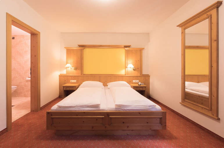 Bedroom 4, Berghotel Zum Zirm, Bolzano
