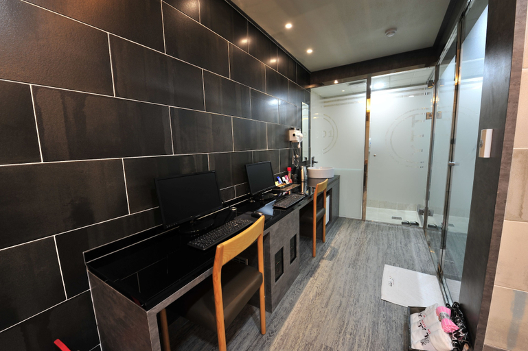 Others 5, Ytt Motel, Busanjin