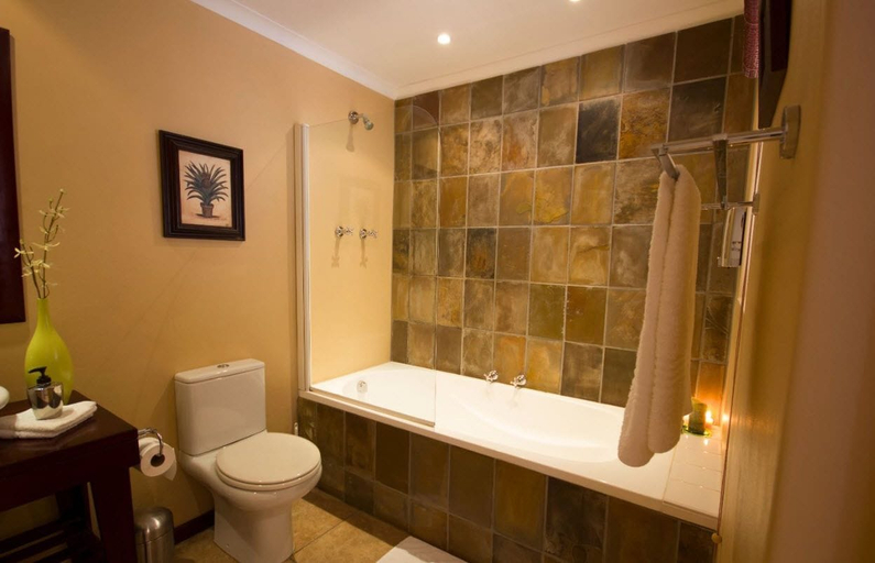 Bathroom 4, Aziza Guesthouse, Eden