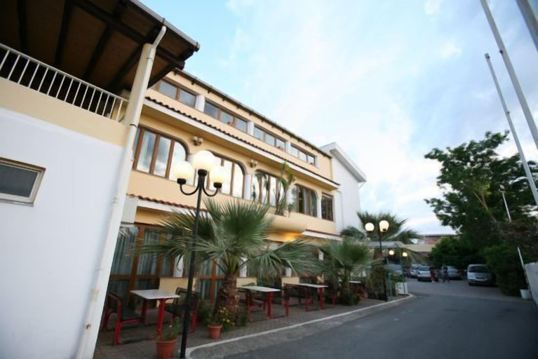 Exterior & Views 2, Hotel Company, Messina