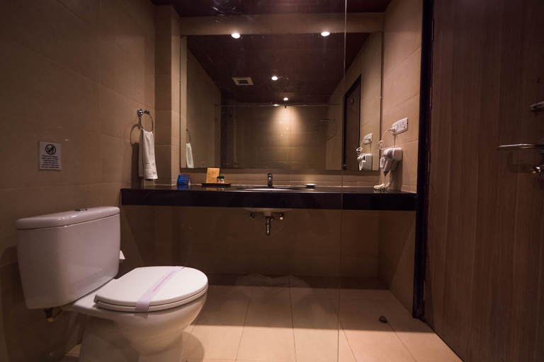 Bathroom 3, Sea Shell Samssara, South Andaman