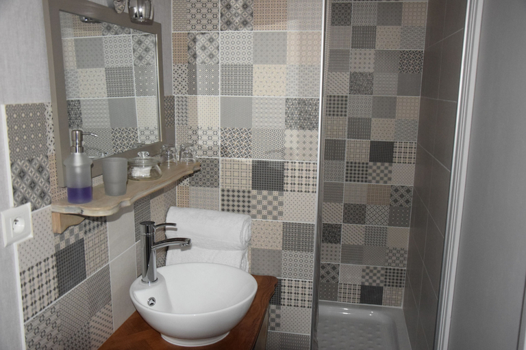Bathroom 5, Les Portes du Hable, Somme