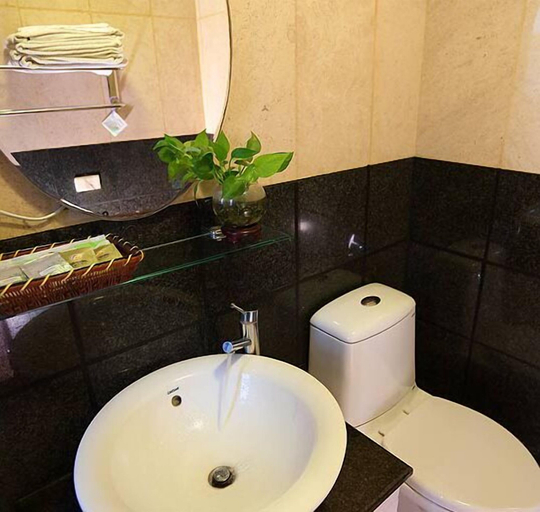 Bathroom 4, Love in Hualien, Hualien
