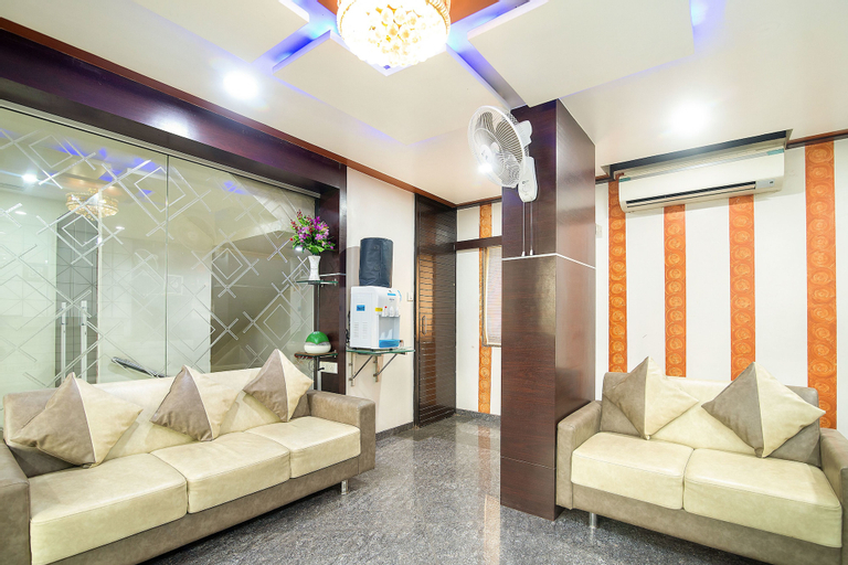 Hotel Satkar, Surat