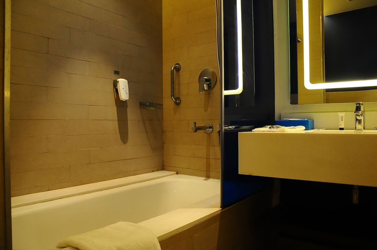 Bathroom 4, Park Inn by Radisson Gurgaon Bilaspur, Gurgaon