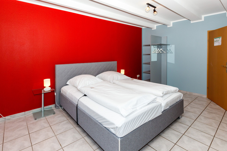 Bedroom 3, Aparthotel Sarstedter Hof, Hildesheim