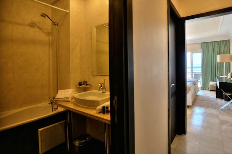 Bathroom 5, Casablanca Le Lido Thalasso & Spa, Casablanca