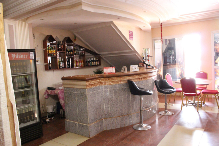 Food & Drinks 5, Mbatkam Palace, Mifi