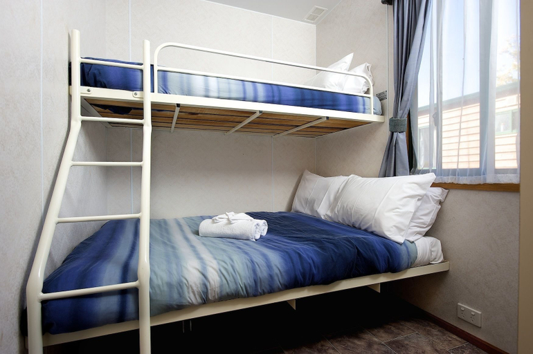 Bedroom 3, Lakes And Craters Holiday Park, Corangamite - North
