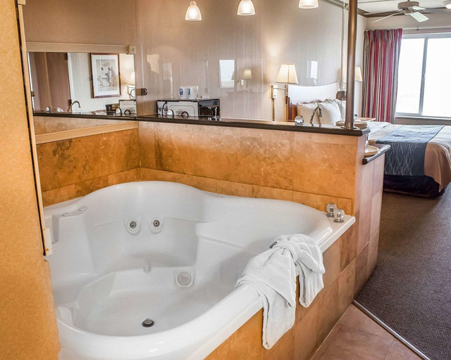 Bathroom 4, Comfort Inn & Suites Ocean Shores, Grays Harbor
