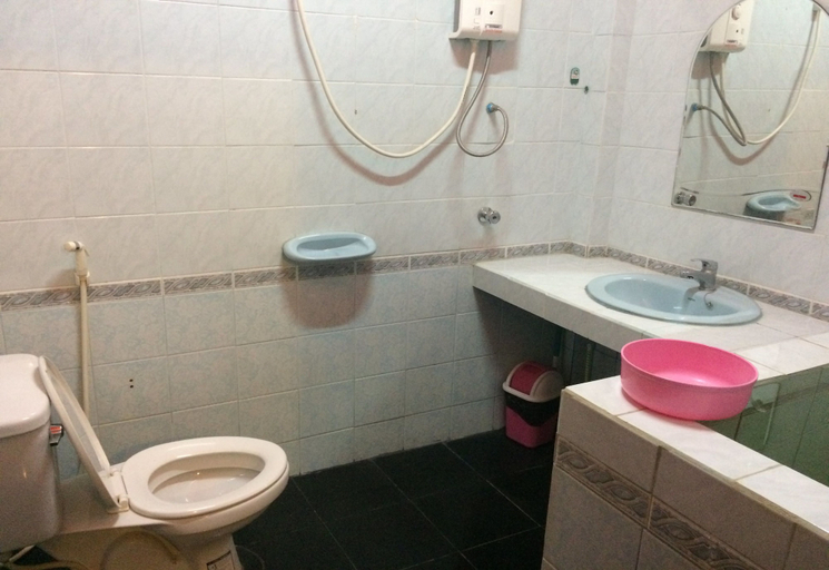 Bathroom 4, Himawari Restaurant & Cottage, Muang Khon Kaen