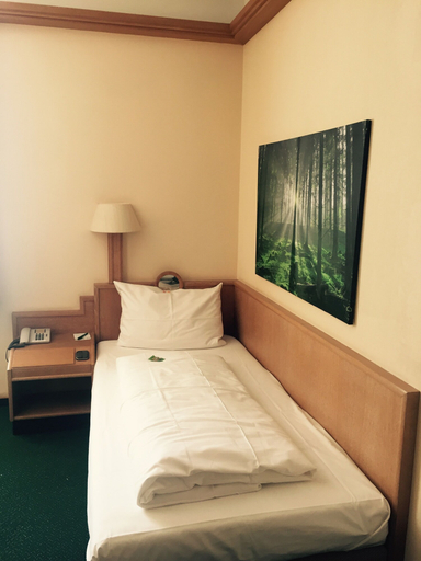Bedroom 5, Hotel Gerber, Aschaffenburg