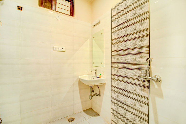 Bathroom 4, Fabhotel Solitaire Inn, Kanpur Nagar