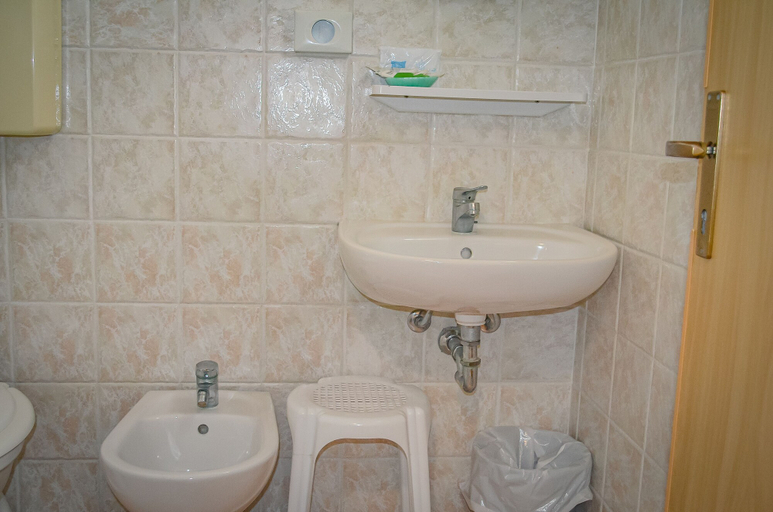 Bathroom 4, Hotel Stradiot, Rimini