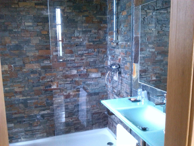 Bathroom 4, Hotel Villadesella, Asturias