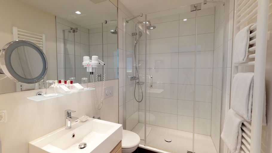 Bathroom 5, DORMERO Hotel Coburg, Coburg