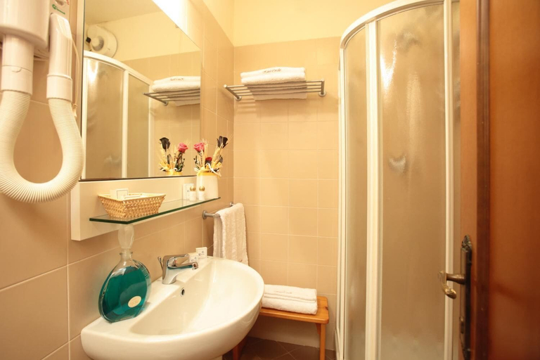 Bathroom 4, Hotel Corallo, Grosseto