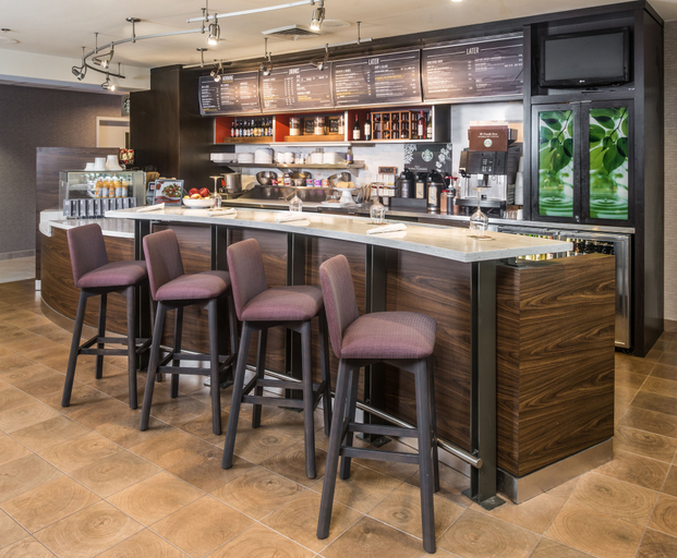 Food & Drinks 5, Courtyard by Marriott Lynchburg, Lynchburg