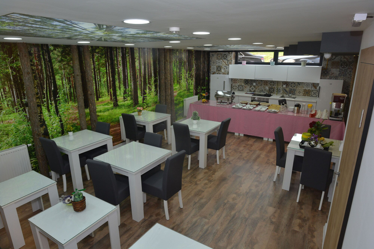 Food & Drinks 4, Hotel Family, Sarajevo