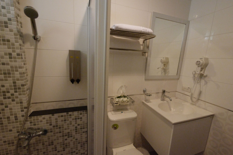 Bathroom 4, Shanghai Time B&B, Hualien