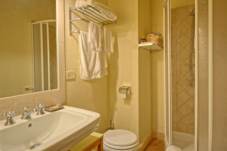 Bathroom 3, Presidio, Grosseto