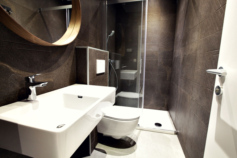 Bathroom 3, Apartments Art House, Škofljica