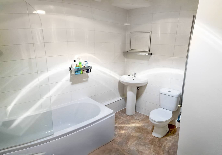 Bathroom, Waterside House, Milton Keynes