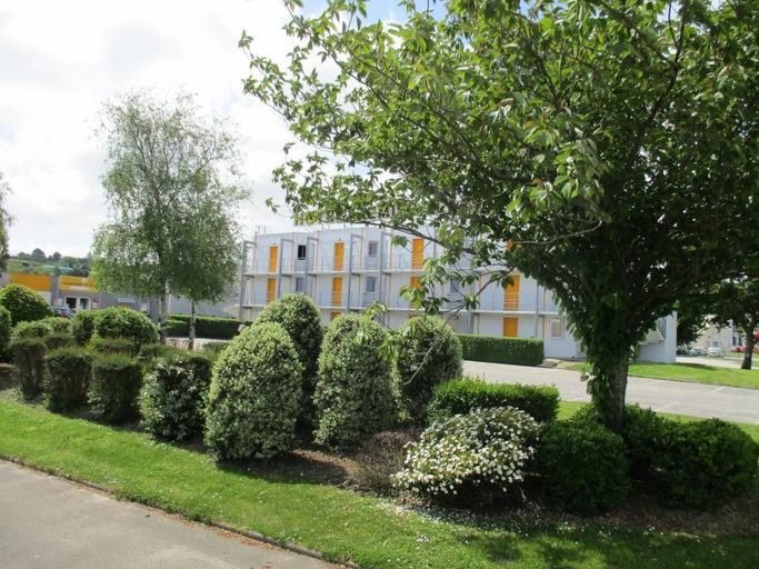Exterior & Views 2, Hotel Premiere Classe Cherbourg - Tourlaville, Manche
