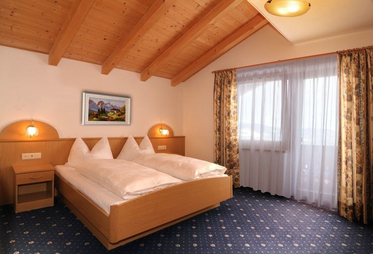 Bedroom 2, Pension Sonnenhof, Bolzano