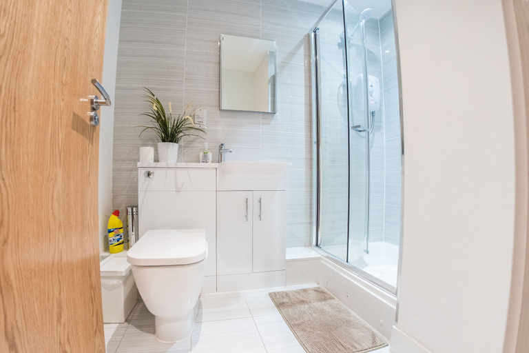 Bathroom 3, Ilford Tower Apartments, London