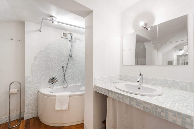 Bathroom 3, Short-let Florence Pontevecchio Suite, Florence