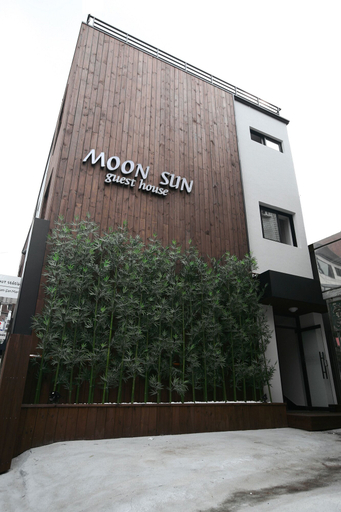 Exterior & Views 2, Moon Sun Guesthouse, Jung