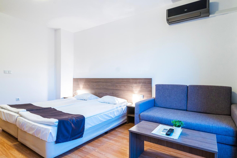 Bedroom 3, Admiral Plaza Hotel, Nesebar