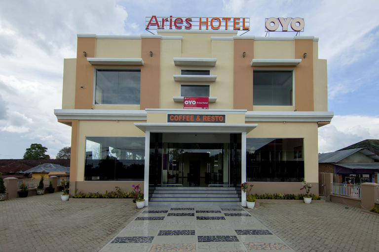 Exterior & Views 2, OYO 1819 Aries Hotel, North Tapanuli