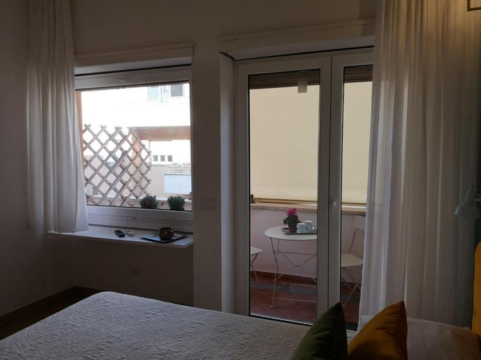 Bedroom 2, Affreschi Al Vaticano, Roma