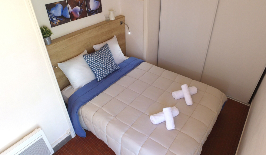 Bedroom 2, VVF Haute Provence, Lagrand, Hautes-Alpes