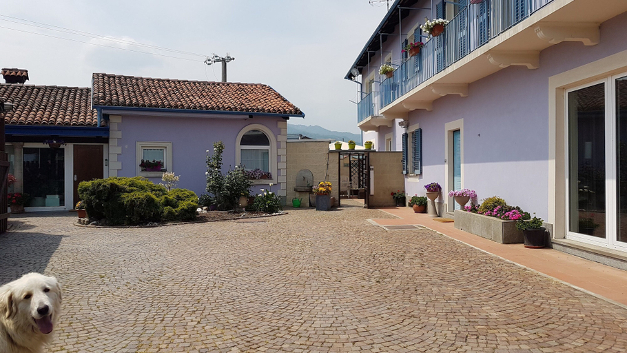 Exterior & Views 2, B&B Casa Lilla, Cuneo