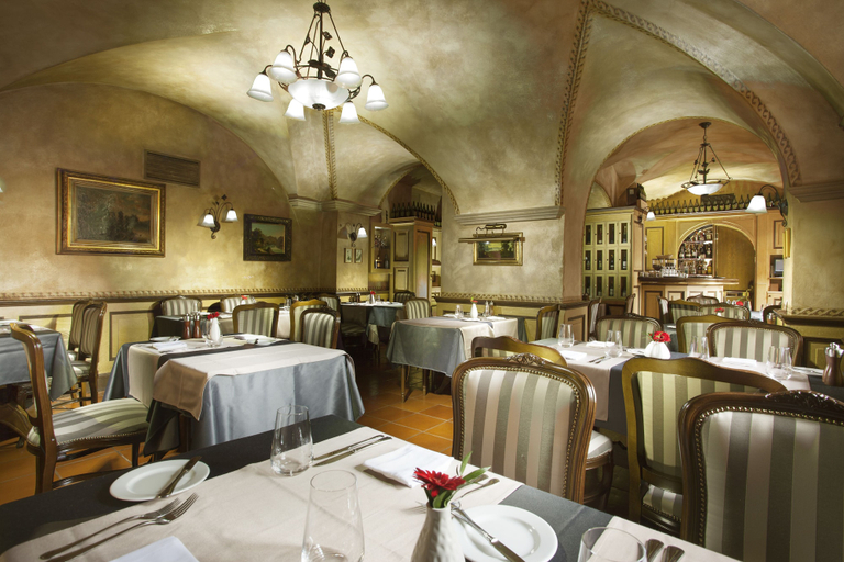 Food & Drinks 5, Hotel Pod Vezi, Praha 1