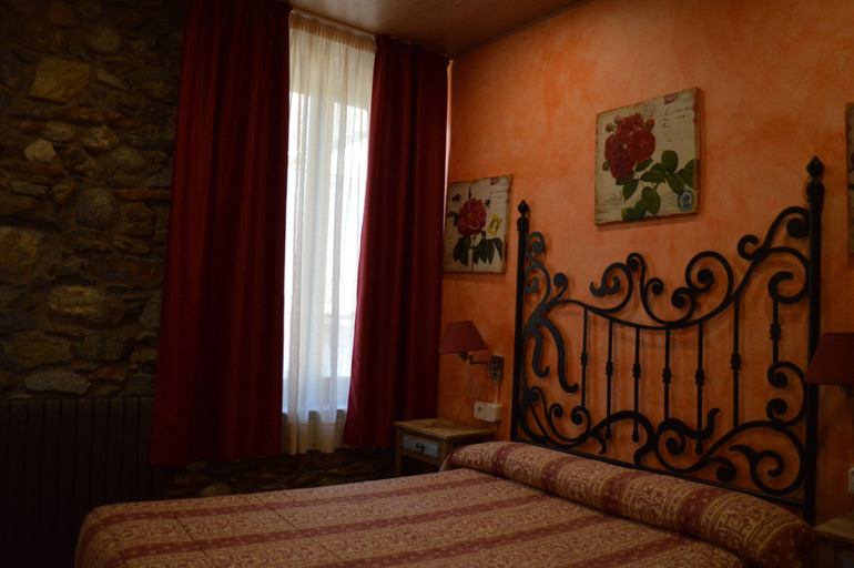 Bedroom 3, Hostal Vall d'Aneu, Lleida