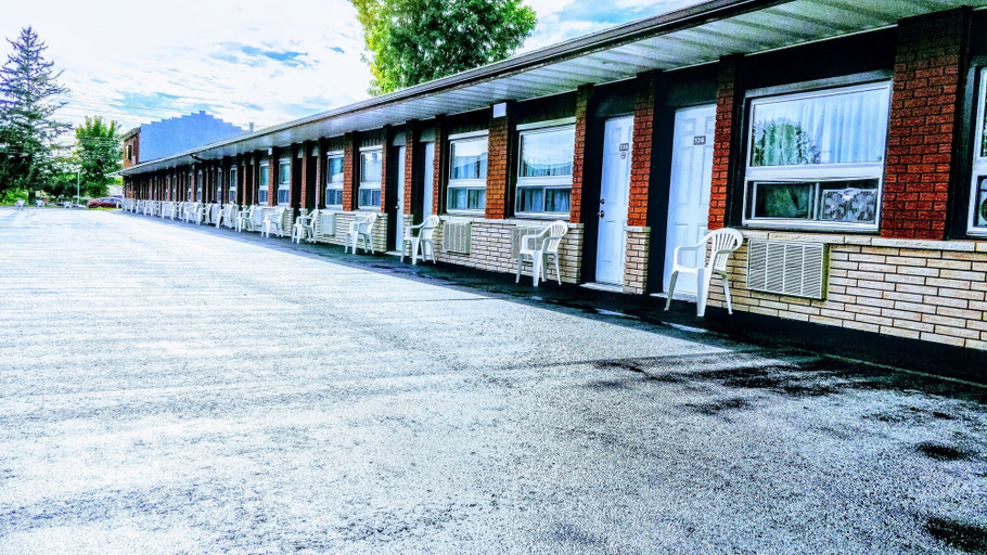 Exterior & Views 2, Kings Inn Midland, Simcoe