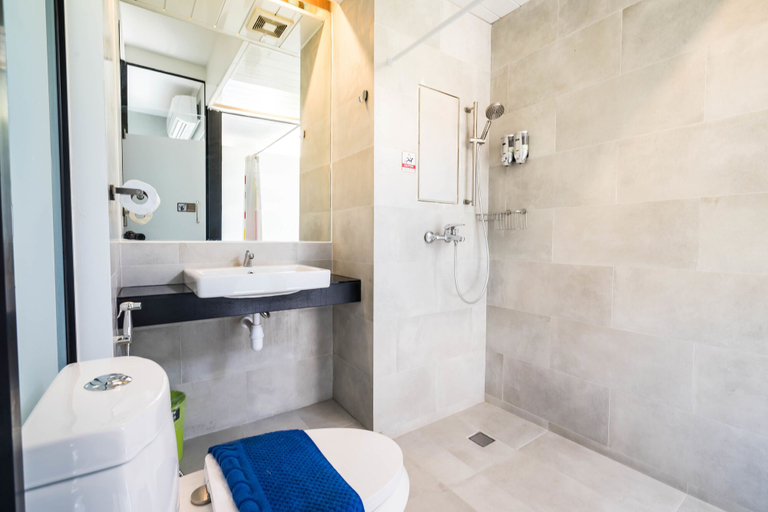 Bathroom 4, Nice Hotel Ratchada, Huai Kwang