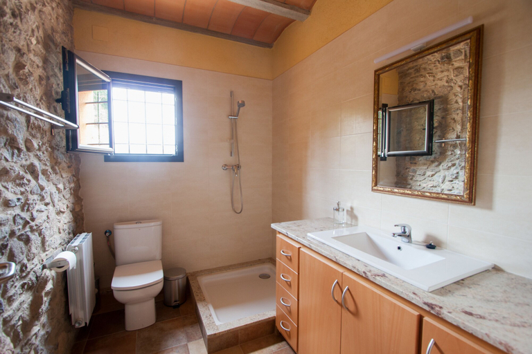 Bathroom 4, Can Dalemus, Girona