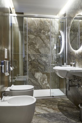 Bathroom 5, Hotel Concorde, Ancona