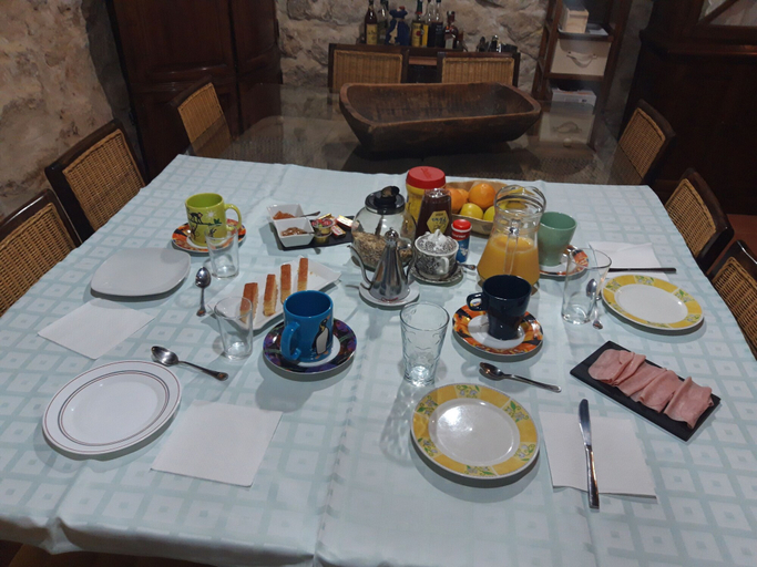 Food & Drinks 5, Hospederia Jaramillo, Burgos